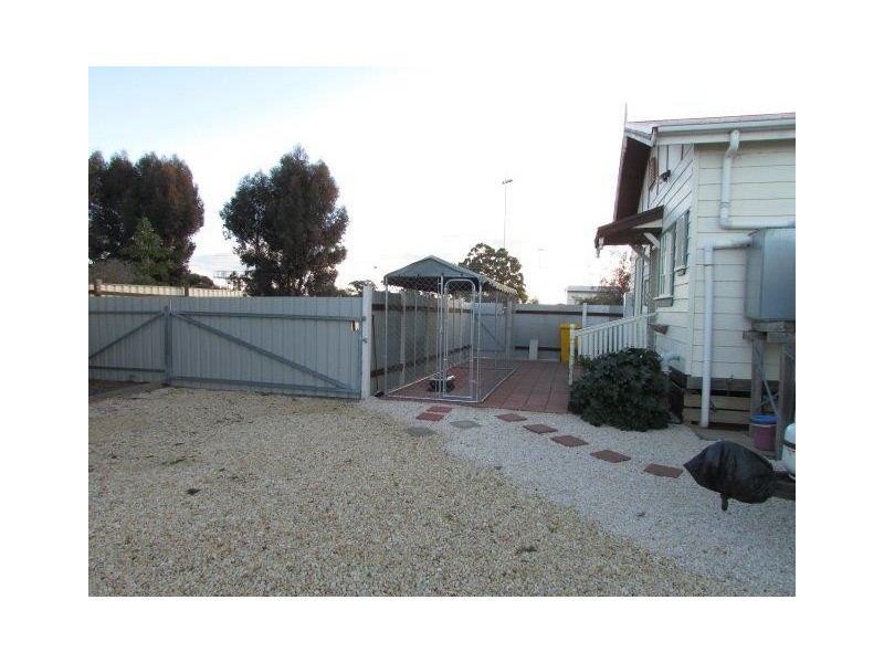 75 Molyneaux Street, Warracknabeal VIC 3393