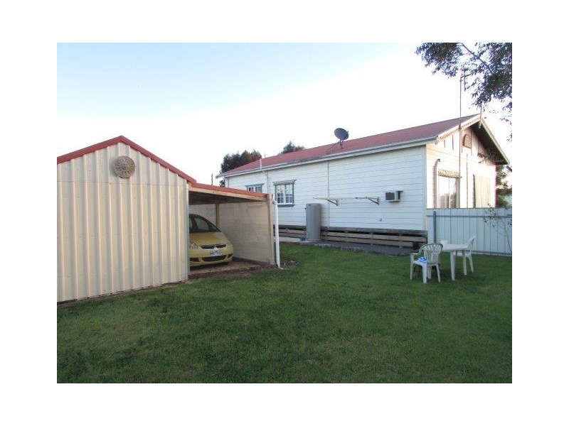 75 Molyneaux Street, Warracknabeal VIC 3393