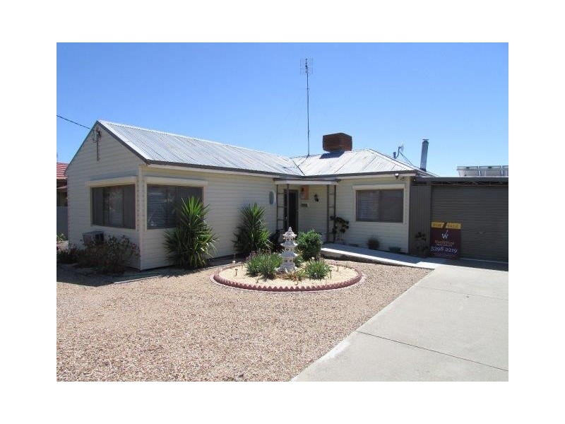 28 Wood Street, Warracknabeal VIC 3393