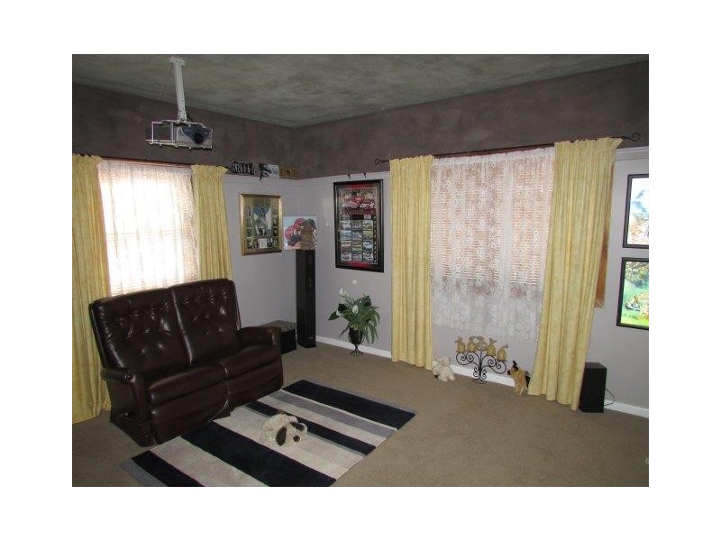 28 Wood Street, Warracknabeal VIC 3393