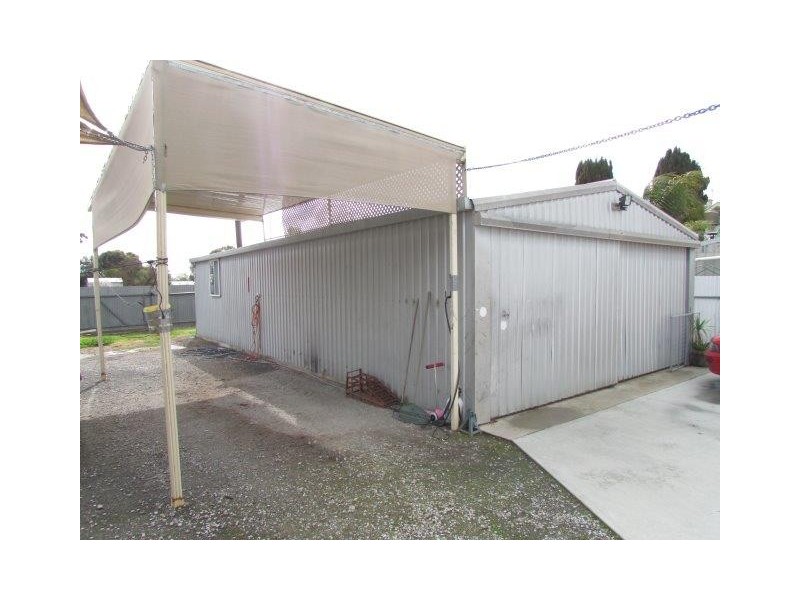 28 Wood Street, Warracknabeal VIC 3393