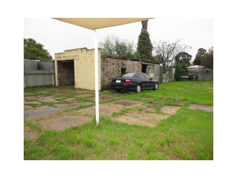 11 Houston Street, Donald VIC 3480