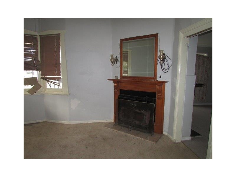 54 Jamouneau Street, Warracknabeal VIC 3393