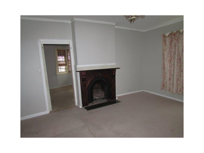 54 Jamouneau Street, Warracknabeal VIC 3393