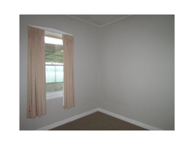 54 Jamouneau Street, Warracknabeal VIC 3393