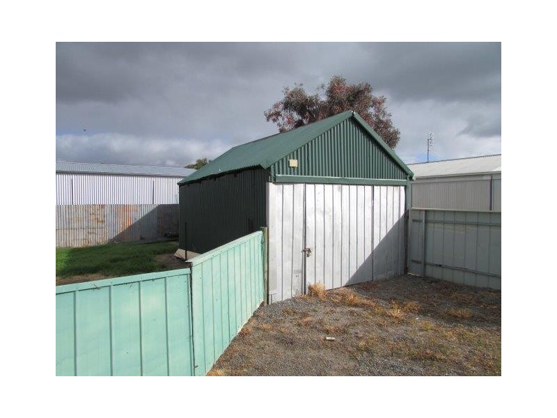 54 Jamouneau Street, Warracknabeal VIC 3393