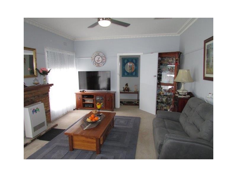 12 Alamein Avenue, Warracknabeal VIC 3393