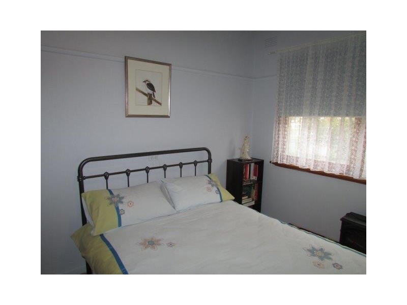 12 Alamein Avenue, Warracknabeal VIC 3393