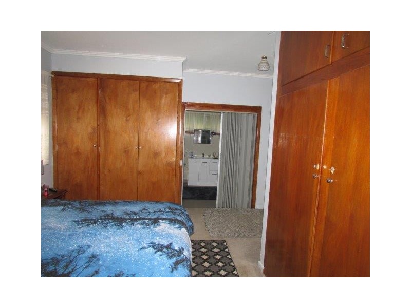 12 Alamein Avenue, Warracknabeal VIC 3393