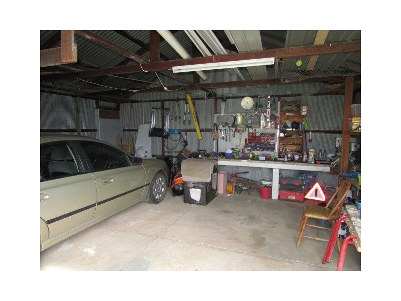 12 Alamein Avenue, Warracknabeal VIC 3393