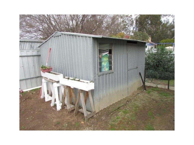 12 Alamein Avenue, Warracknabeal VIC 3393