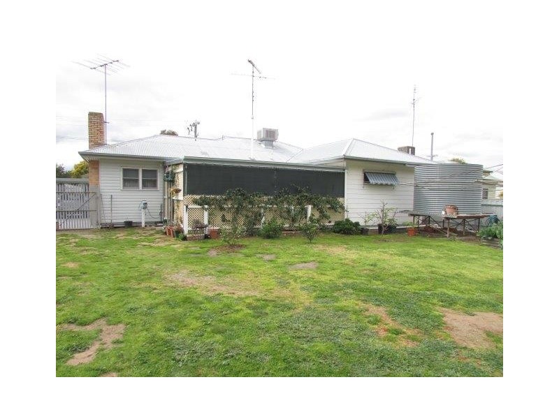 12 Alamein Avenue, Warracknabeal VIC 3393