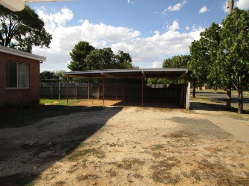 2/9 Camp Street, Donald VIC 3480