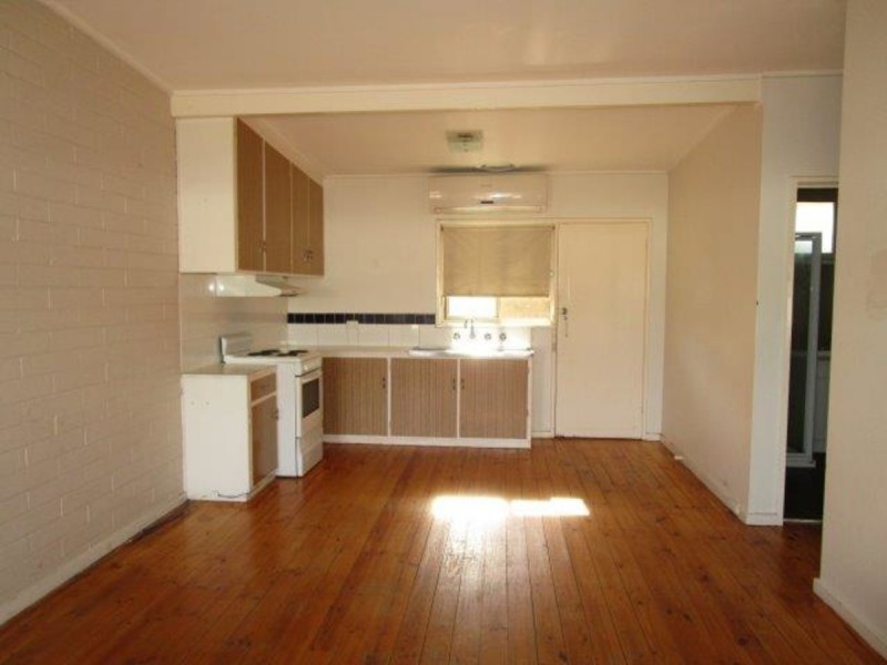 2/9 Camp Street, Donald VIC 3480