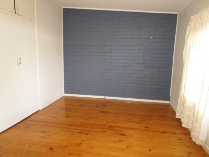 2/9 Camp Street, Donald VIC 3480