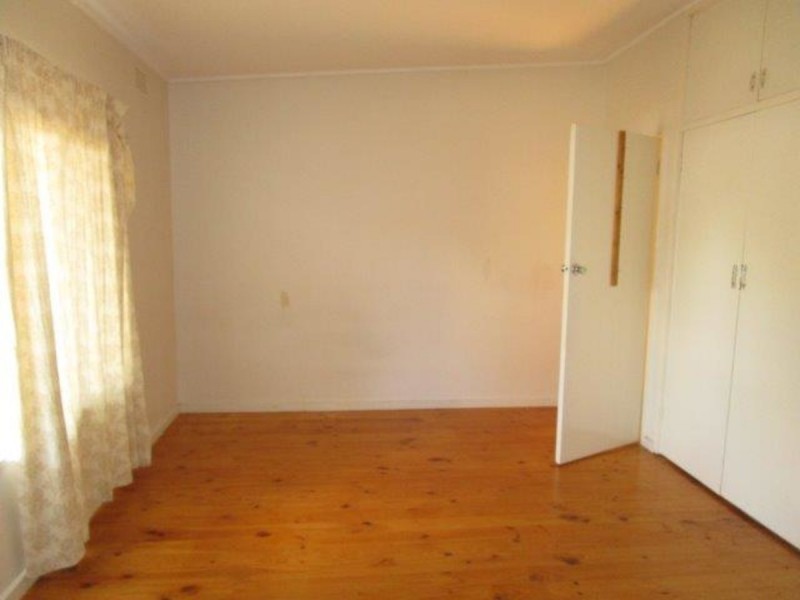 2/9 Camp Street, Donald VIC 3480