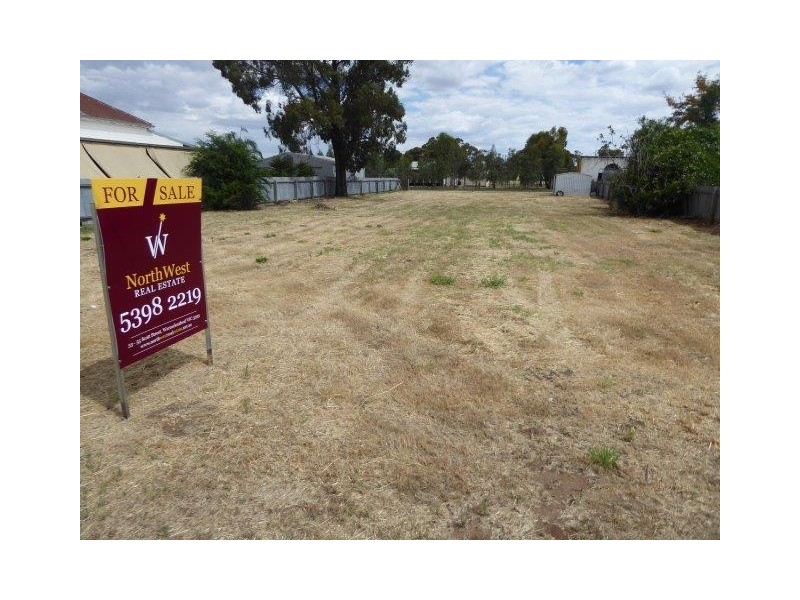 11 Wood Street, Warracknabeal VIC 3393