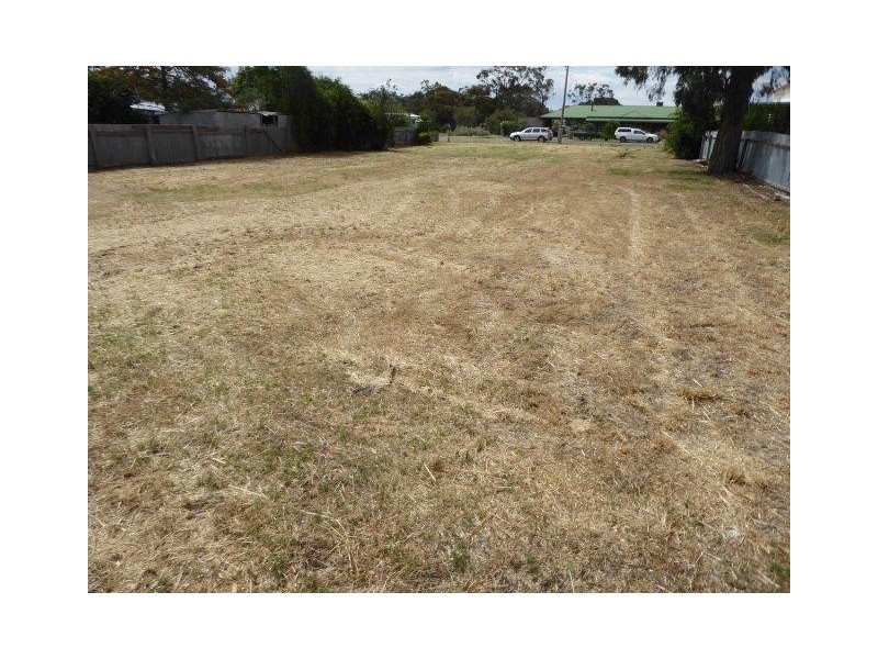 11 Wood Street, Warracknabeal VIC 3393