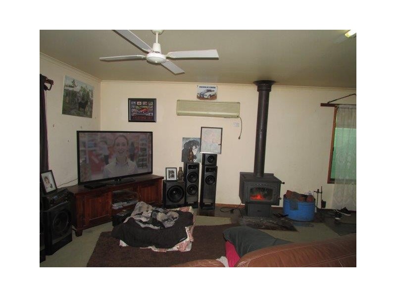 6 Anderson Street, Warracknabeal VIC 3393