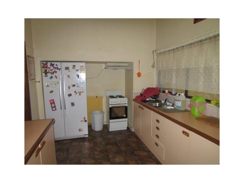 6 Anderson Street, Warracknabeal VIC 3393