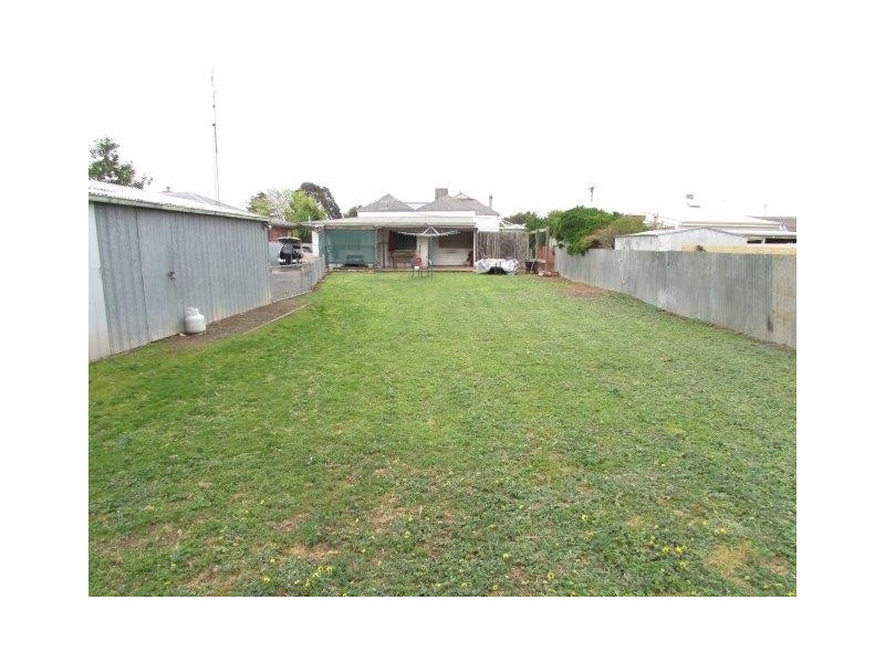 6 Anderson Street, Warracknabeal VIC 3393