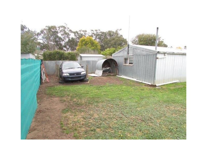 6 Anderson Street, Warracknabeal VIC 3393