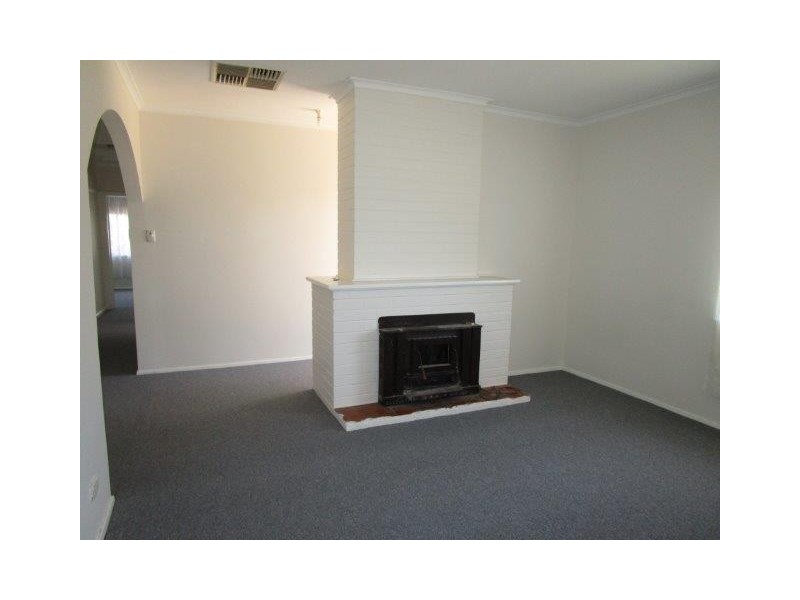 6 Watson Street, Warracknabeal VIC 3393