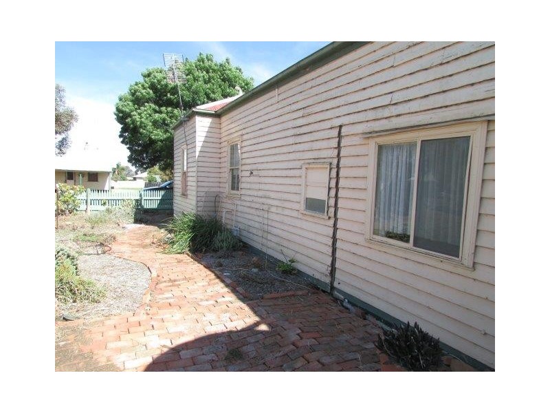 18 High Street, Watchem VIC 3482