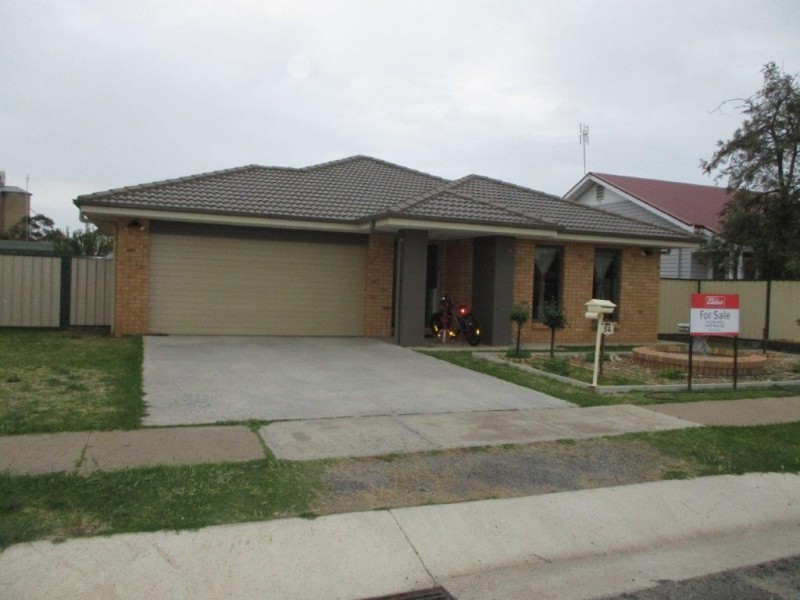 54 Cumming Avenue, Birchip VIC 3483