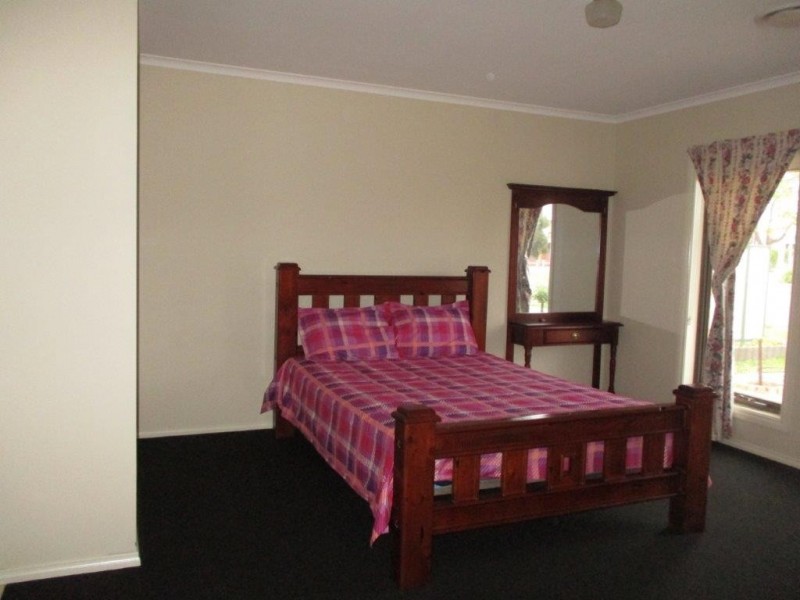 54 Cumming Avenue, Birchip VIC 3483