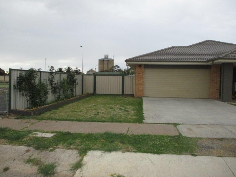 54 Cumming Avenue, Birchip VIC 3483