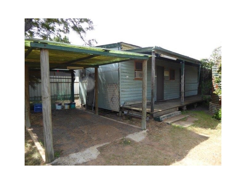 8 Myall Street, Woomelang VIC 3485