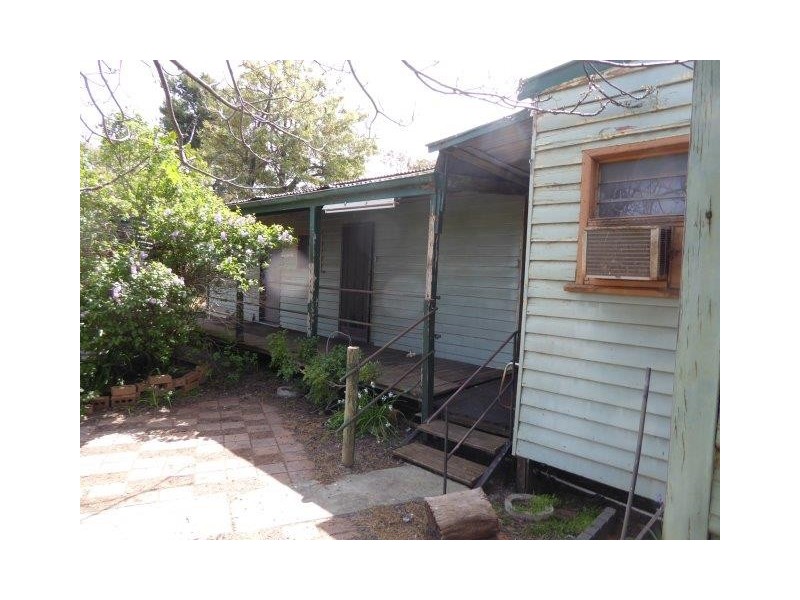 8 Myall Street, Woomelang VIC 3485