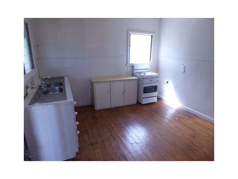 8 Myall Street, Woomelang VIC 3485