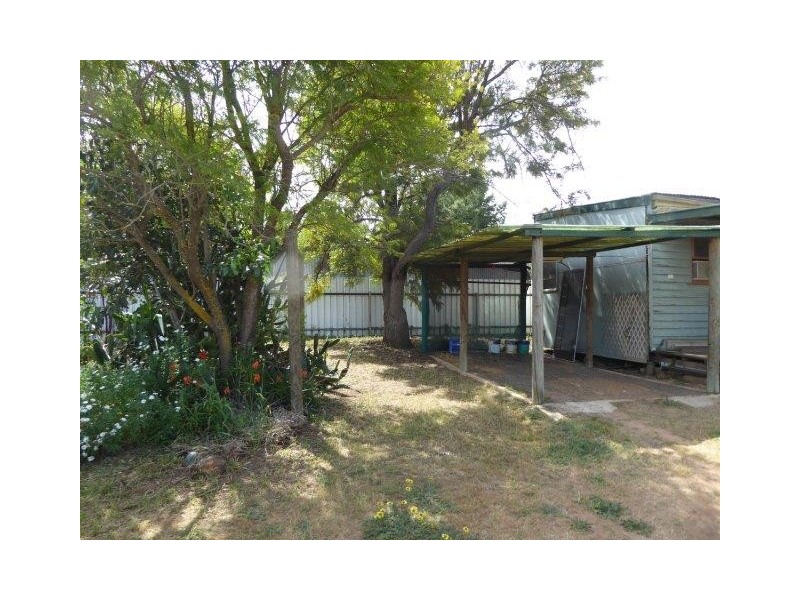 8 Myall Street, Woomelang VIC 3485