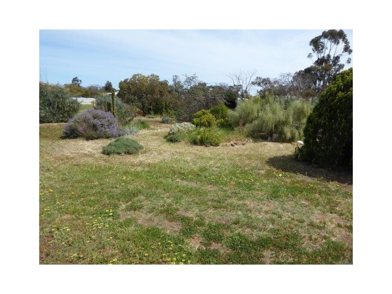 8 Myall Street, Woomelang VIC 3485
