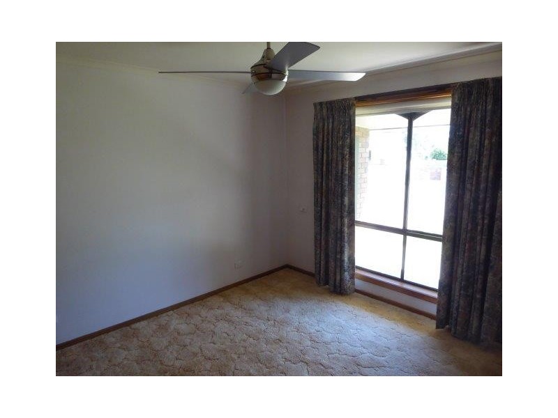 3/2 Hammill Street, Donald VIC 3480