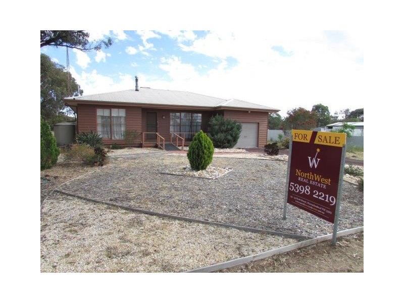 5 Cemetery Road, Warracknabeal VIC 3393