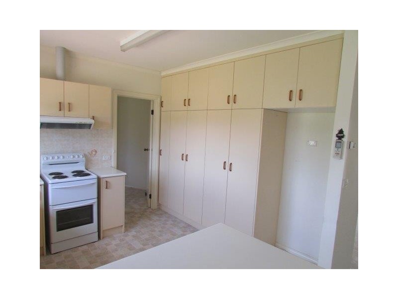 5 Cemetery Road, Warracknabeal VIC 3393