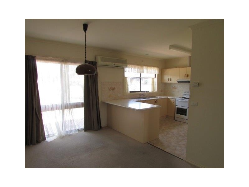 5 Cemetery Road, Warracknabeal VIC 3393