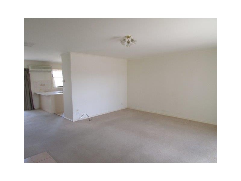 5 Cemetery Road, Warracknabeal VIC 3393