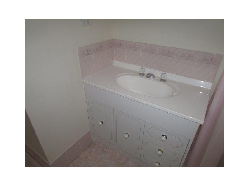 5 Cemetery Road, Warracknabeal VIC 3393