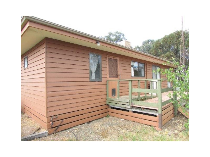 5 Cemetery Road, Warracknabeal VIC 3393