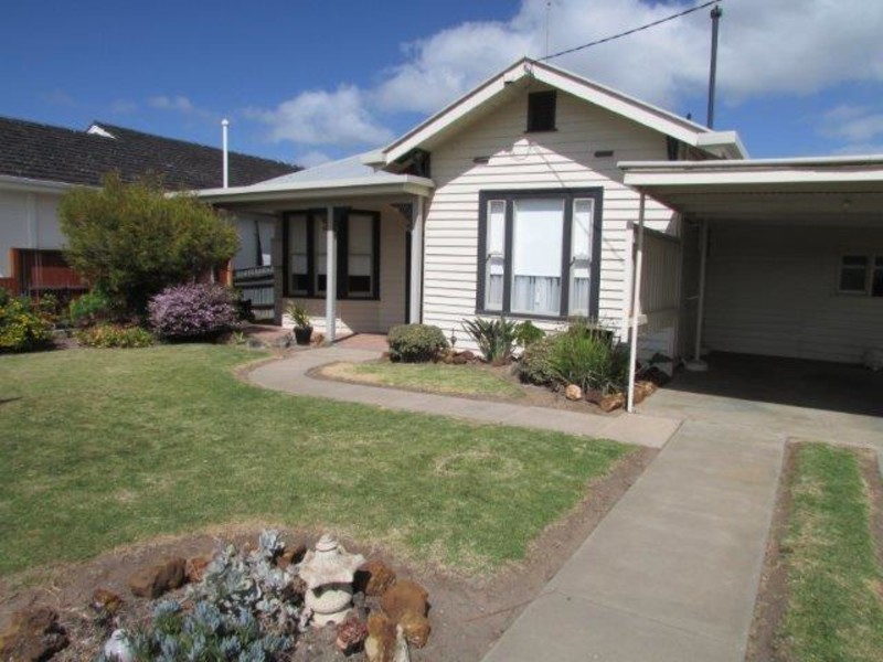 11 Phillips Street, Warracknabeal VIC 3393