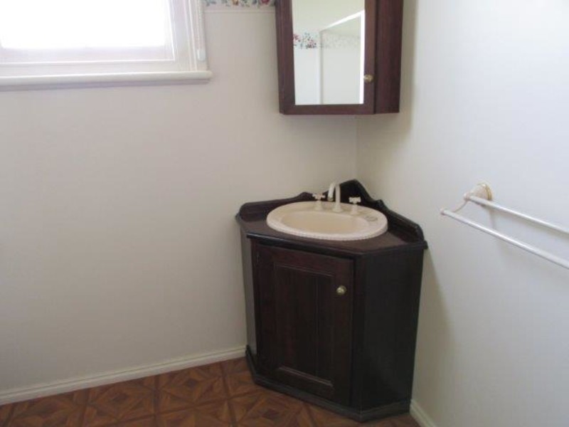 11 Phillips Street, Warracknabeal VIC 3393