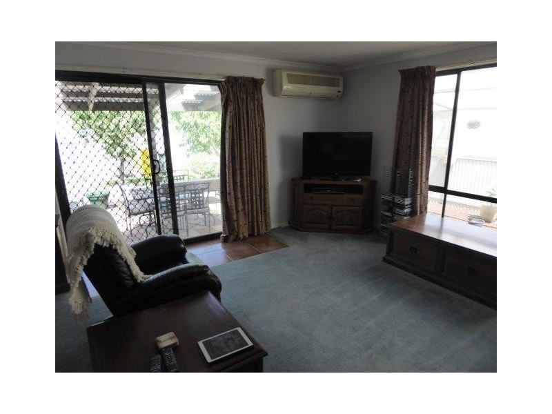 61 Molyneaux Street, Warracknabeal VIC 3393