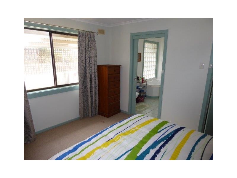 61 Molyneaux Street, Warracknabeal VIC 3393