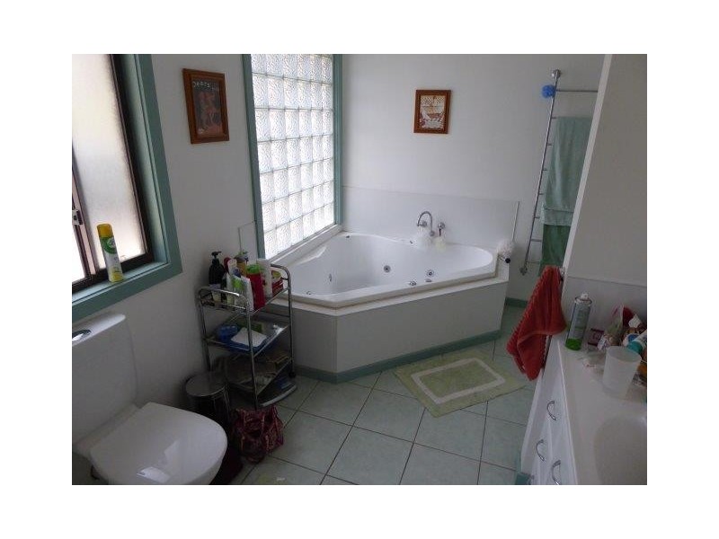 61 Molyneaux Street, Warracknabeal VIC 3393