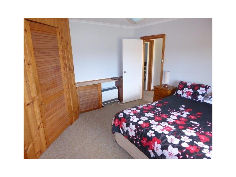 61 Molyneaux Street, Warracknabeal VIC 3393