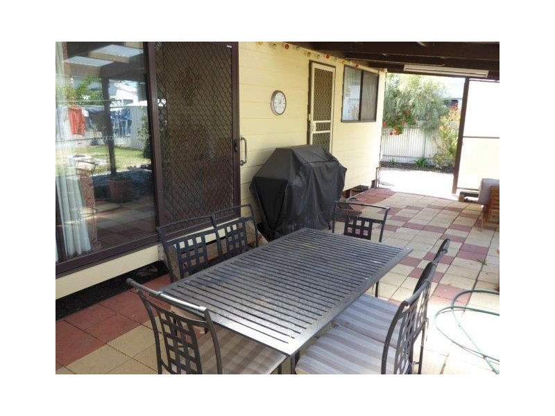 61 Molyneaux Street, Warracknabeal VIC 3393